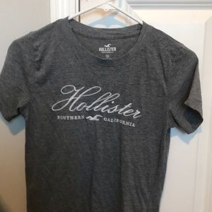 Im selling a t-shirt from hollister